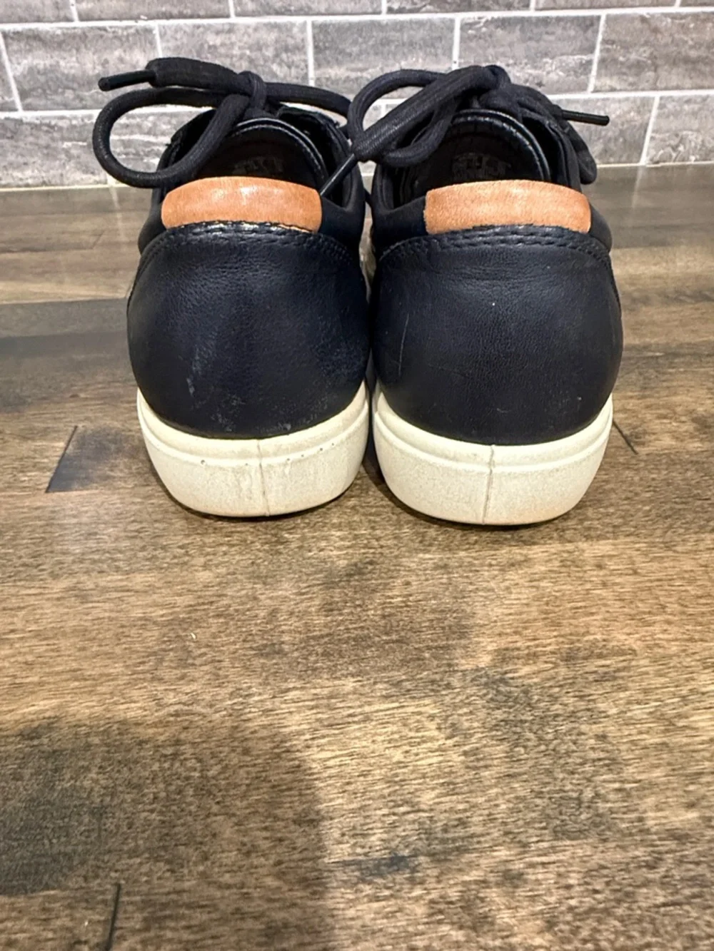 Ecco pre owned